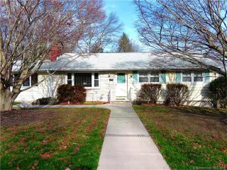 57 Teecomwas Dr, Uncasville, CT 06382-1834