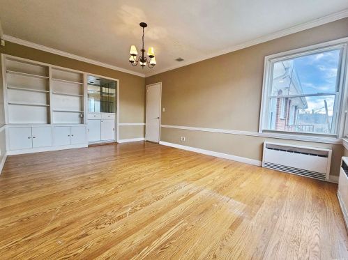 34 Del Rey Dr, Mount Vernon NY 10552-1306 exterior