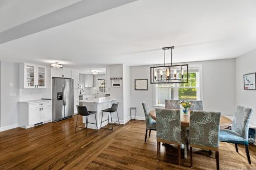 20 Bch St, North Haven CT 06473-3320 exterior