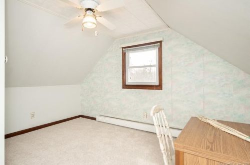 8 Arthur Ave, Enfield CT 06082-2502 exterior