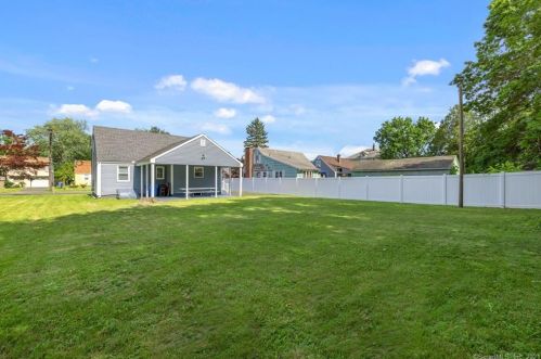 112 East St, New Britain CT  06051-3645 exterior