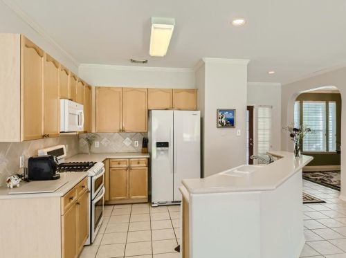 4333 Cyn Gln Cir, Austin TX 78732-2185 exterior