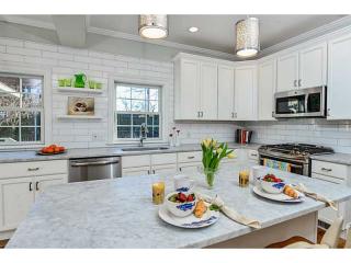 47 Adelphi Ave, Providence, RI 02906-4525