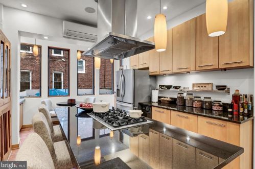 2728 13th St, Washington DC 20018-3901 exterior