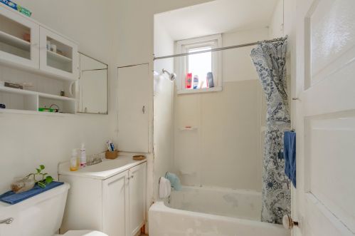 2655 Kedvale Ave, Chicago IL 60623-4324 exterior