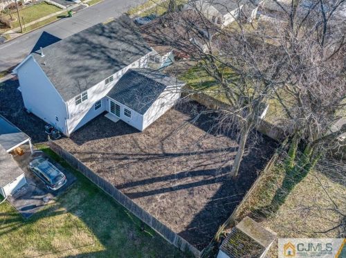 20 Kenmore Rd, Edison NJ 08817-4044 exterior