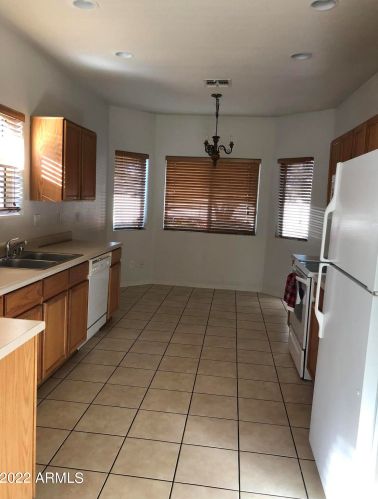 15109 29 St, Phoenix AZ 85042-8214 exterior