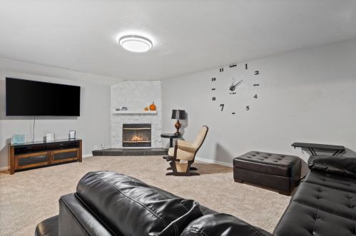 4625 74th St, Milwaukee, WI 53218-4750