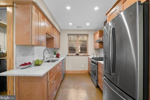 7105 Carroll Ave, Silver Spring MD 20912-4637 exterior