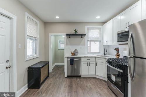 5912 Leithgow St, Philadelphia PA 19123-1420 exterior