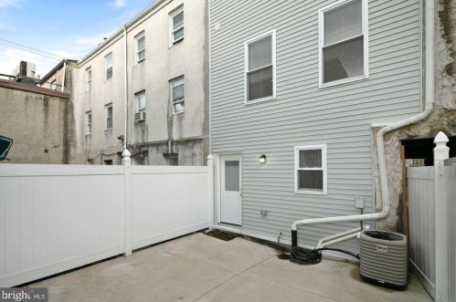 2234 Cedar St, Philadelphia PA  19125-2932 exterior