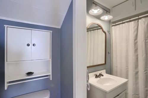 1526 State Ave, Moon Twp PA  15108-2052 exterior