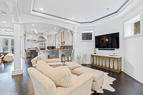 3651 Lakewood Ave, Chicago IL 60613-3724 exterior