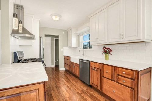 4875 Sheffield Ave, Milwaukee WI  53217-5963 exterior