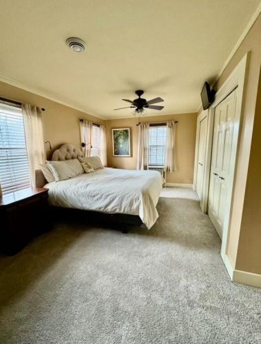 910 Pinecrest Ave, Grand Rapids MI 49506-3437 exterior