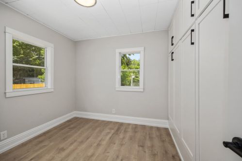 902 Kampenga Ave, Meskegon MI 49442 exterior