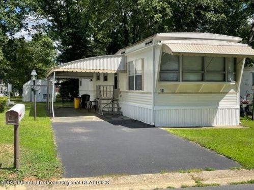 10 Helen Ave, Jackson Twp NJ 08527-3110 exterior