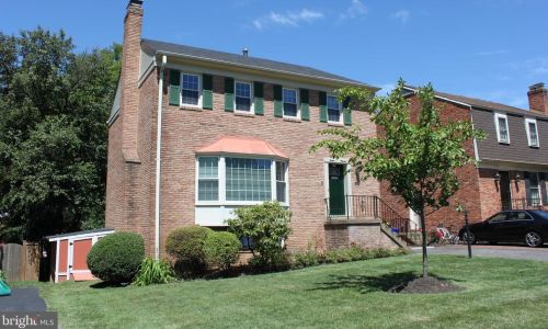 1214 Colonial Rd, Mc Lean VA  22101-2914 exterior