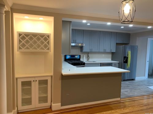 83 Dartmouth St, Valley Stream NY  11581-3215 exterior