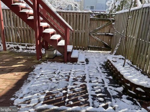 13 Forest Landing Ct, Rockville MD 20850-3925 exterior