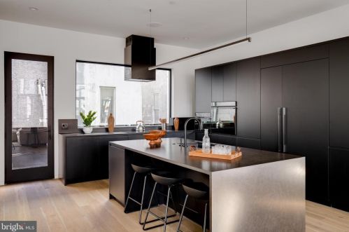 1355 Kater St, Philadelphia PA 19147-1817 exterior