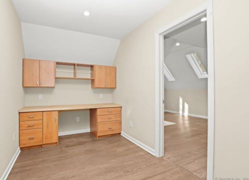 42 Kings Hwy, Westport CT  06880-4710 exterior