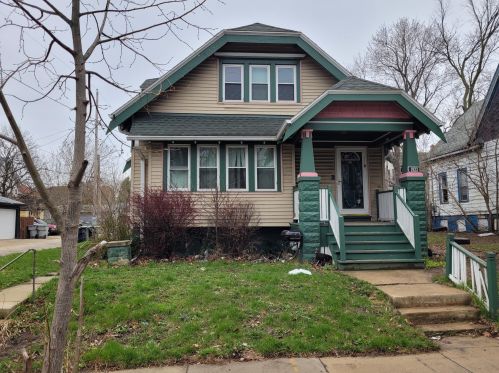 1923 Nash St, Milwaukee, WI 53206-2418