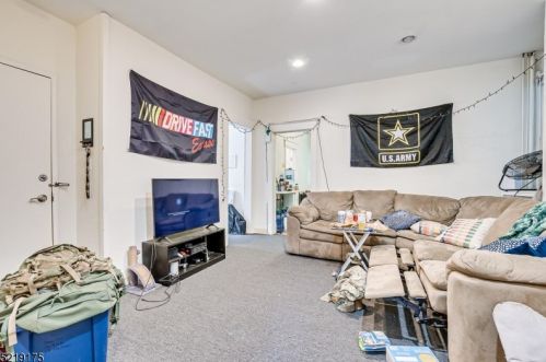 167 Hamilton St, New Brunswick NJ 08901-1806 exterior