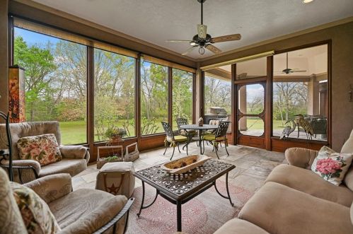 2200 Spg Br Rd, Montgomery TX 77316-2503 exterior