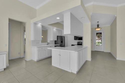 4822 Martinique Way, Naples FL 34119-9551 exterior