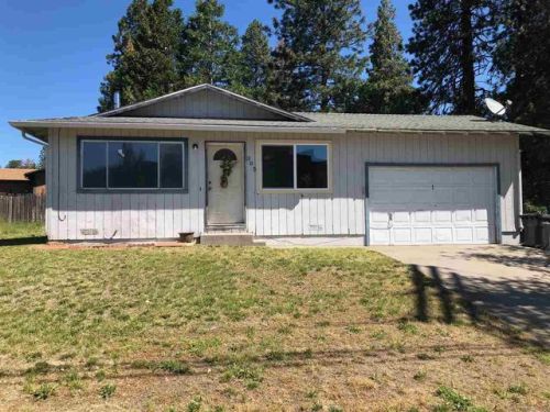 365 College Ave, Weed, CA 96094-2705