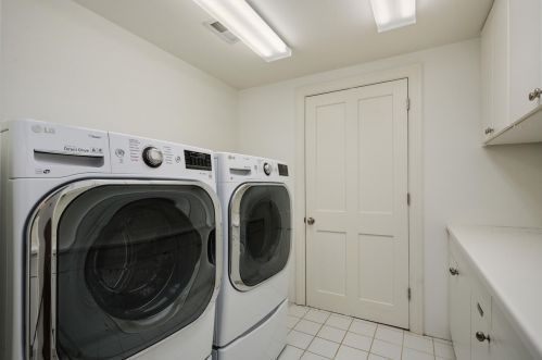 1121 Lill Ave, Chicago IL 60614-2107 exterior