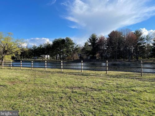 3653 Warfield Dr, Huntingdon Valley PA 19006-3423 exterior