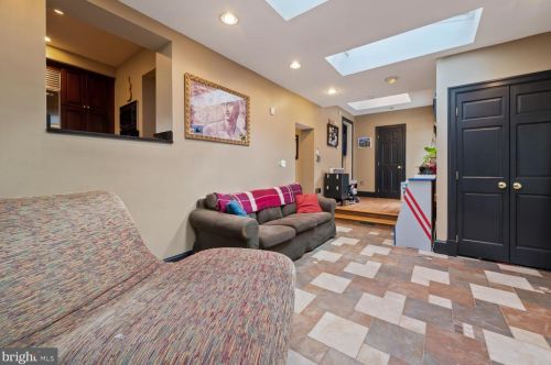 17 Morningside Dr, Trenton NJ 08618-4914 exterior