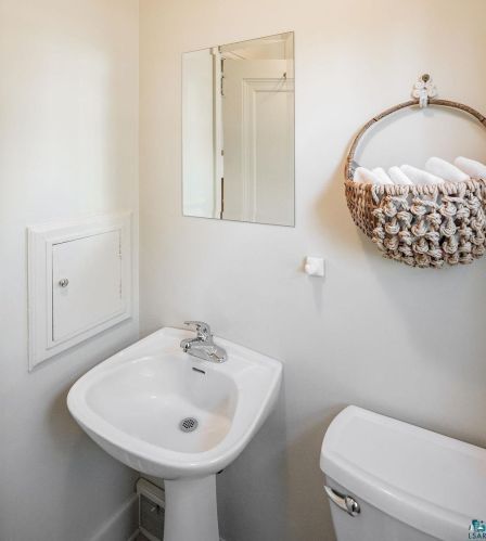 5418 London Rd, Duluth MN 55804-2511 exterior