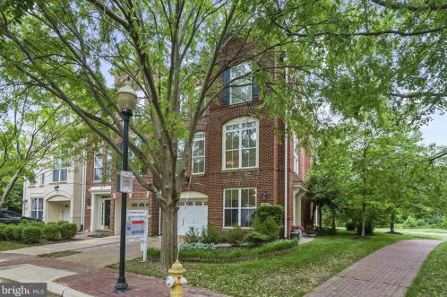 252 Murtha St, Alexandria VA 22304-8613 exterior