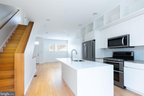 936 Leithgow St, Philadelphia PA 19123-1440 exterior