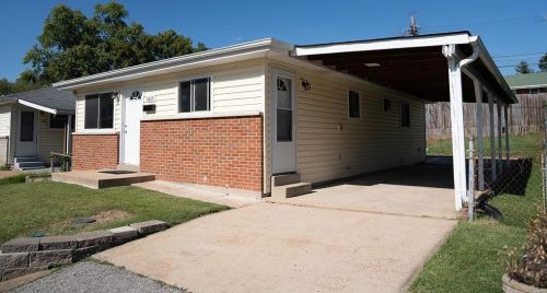 4625 Hannover Ave, Saint Louis, MO 63123-5818