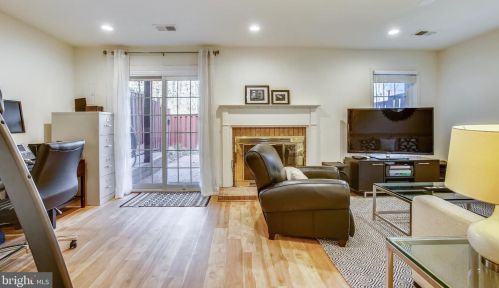 7408 Salford Ct, Alexandria VA  22315-4728 exterior