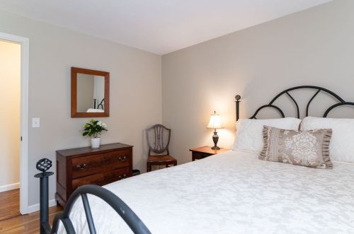 136 Sewalls Fls Rd, Concord NH 03301-4725 exterior