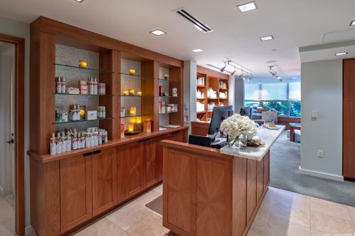 223 Saratoga Rd, Honolulu HI 96815-1942 exterior