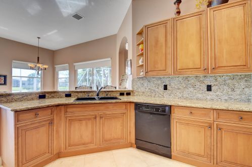 6774 Garde Rd, Boynton Beach FL 33472-7315 exterior