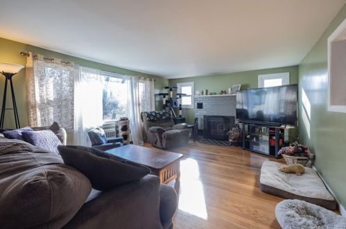 9 Jondot Dr, Enfield CT 06082-2213 exterior