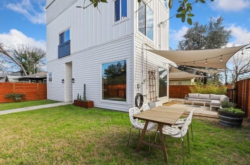 2101 14th St, Austin, TX 78702-1303
