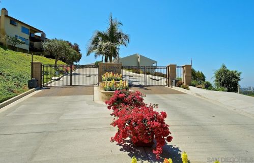 6367 Caminito Estrellado, San Diego CA 92120-3022 exterior