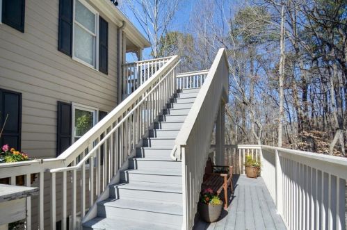 1011 Camden Ct, Atlanta GA  30327-4276 exterior