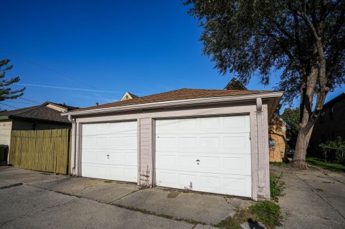 8015 Beckett Ave, Milwaukee WI  53218-4626 exterior