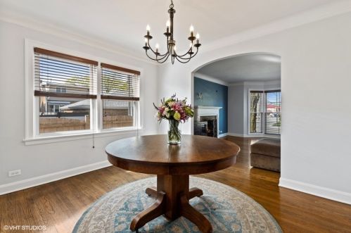 4815 Mulligan Ave, Chicago IL 60630-2921 exterior