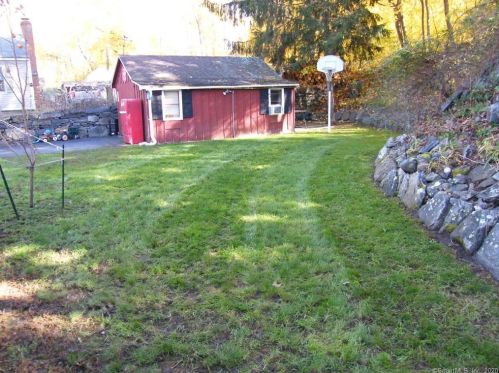 35 Brg St, Deep River CT 06417-1705 exterior