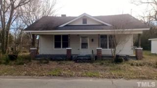 212 5th St, Smithfield, NC 27577-3930